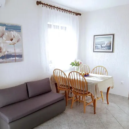 Apartments With Parking Space Sveti Anton, Krk - 5288