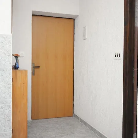 Apartments With Parking Space Sveti Anton, Krk - 5288 Sveti Anton (Krk)