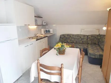 Apartments With Parking Space Sveti Anton, Krk - 5288 Apartment Sveti Anton (Krk)