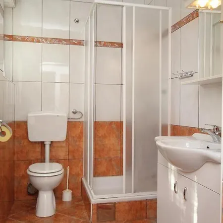 Apartments With Parking Space Sveti Anton, Krk - 5288 Sveti Anton (Krk)