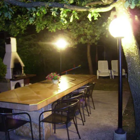 Apartments With Parking Space Sveti Anton, Krk - 5288 Apartment Sveti Anton (Krk)